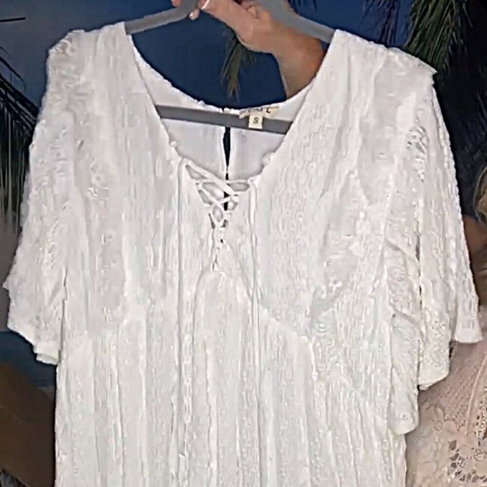 LADIES SIZE S POL WHITE LACE FULLY LINED DRESS VERY DETAILED